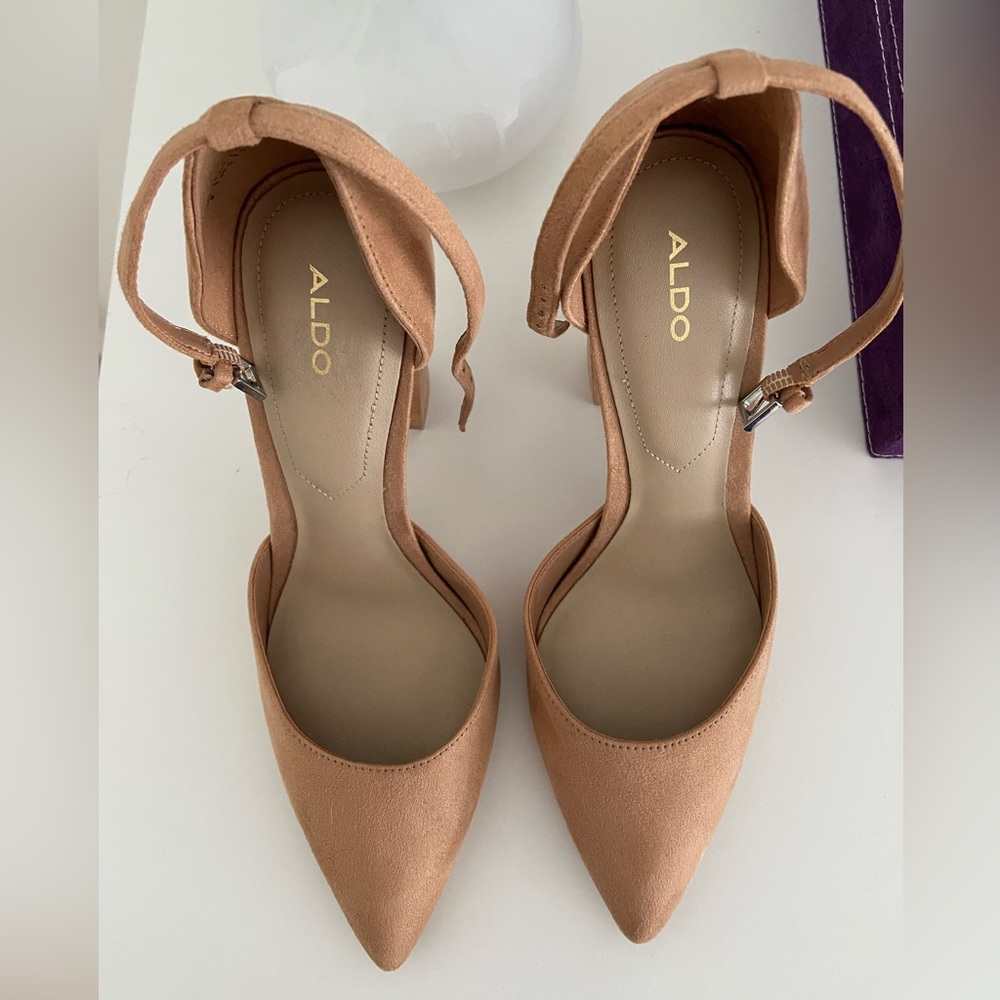 Aldo shoes. Size 8. Rose/Beige. 4” heel.